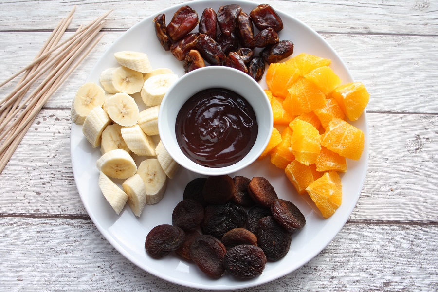  http://purefamilyfood.com/recipe/winter-fruit-chocolate-fondue/